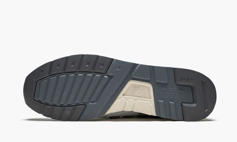 997 \
